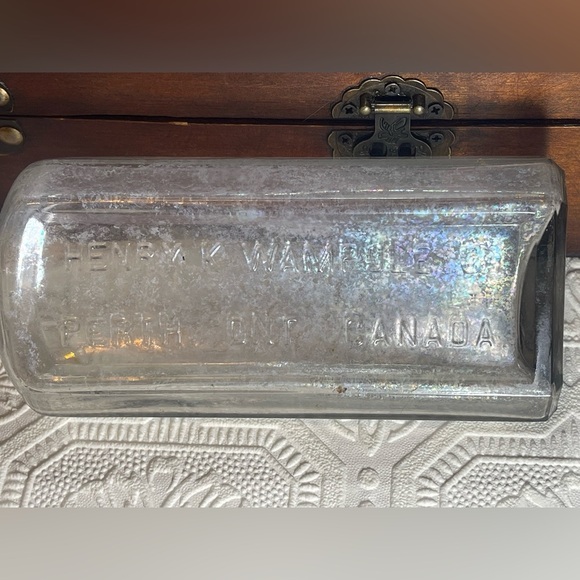 Lot of 5 Antique Iridescence Blue & Clear Montreal Toronto Medicine Herb Bottles - Picture 5 of 16